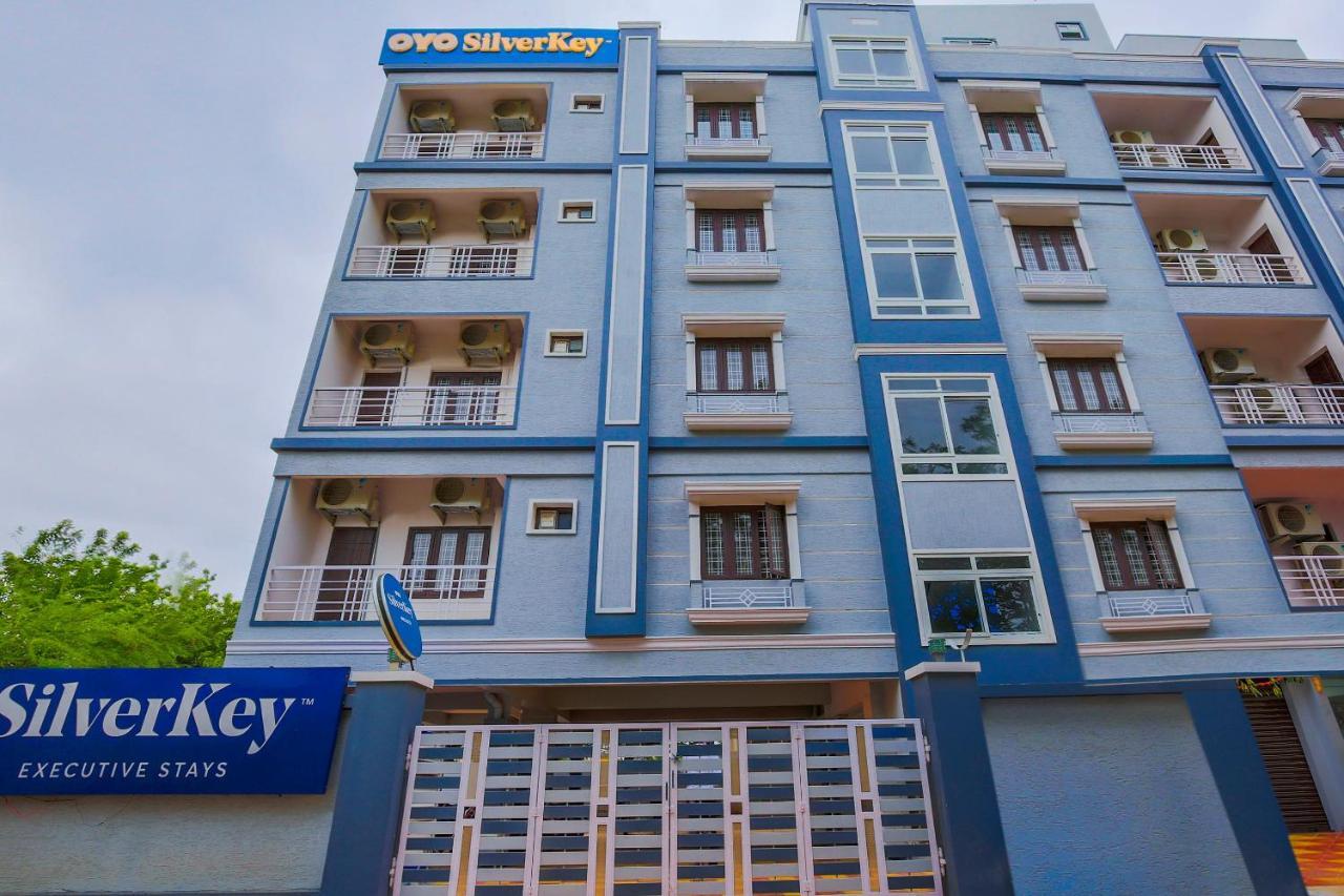 Hotel Oyo Silverkey 74581 Nallagandla Hajdarábád Exteriér fotografie